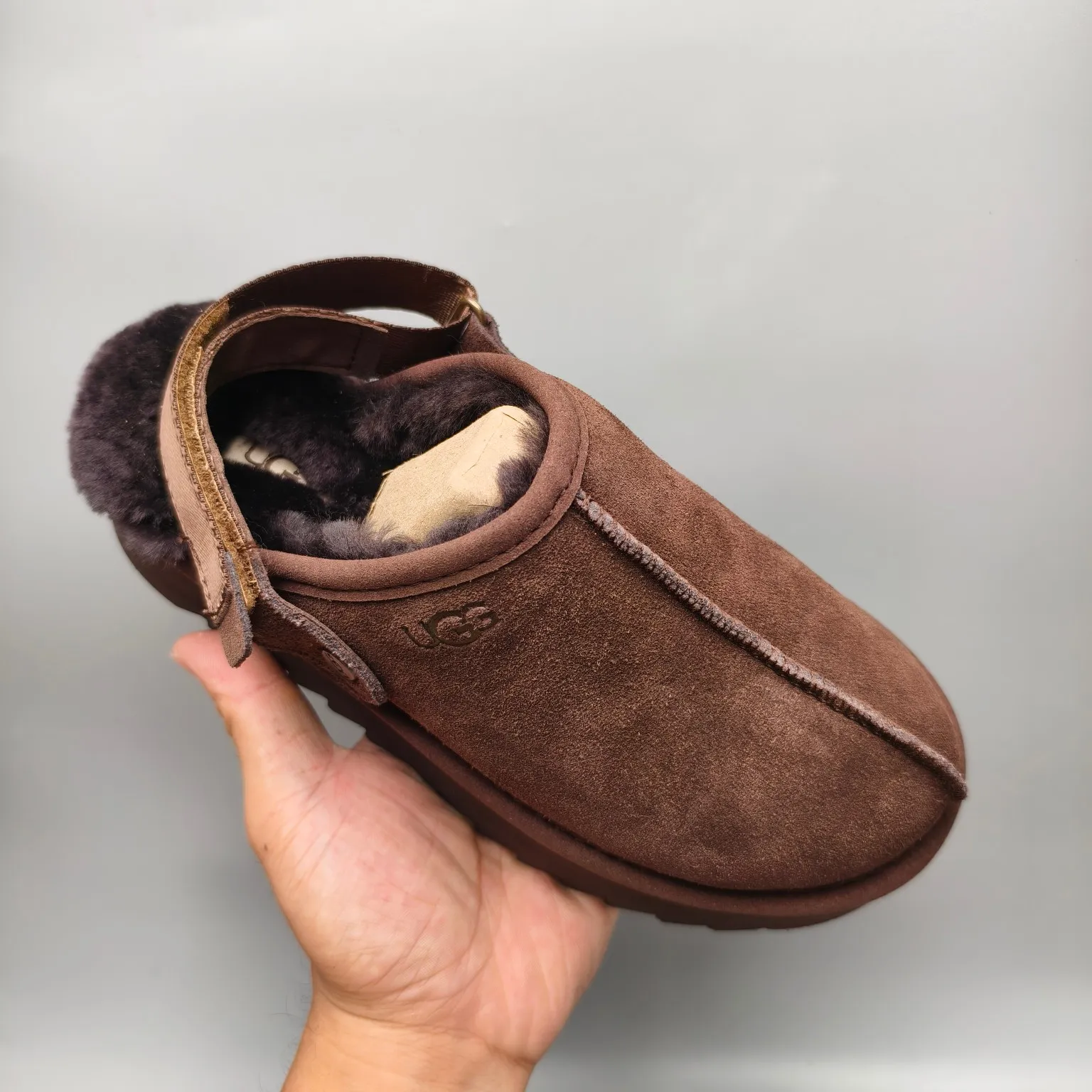 💰440 UGG sheepskin all-in-one snow boots 6734 thick-soled magic buckle dual-purpose slippers Color: Maroon Black Chocolate Matching code: 35-40